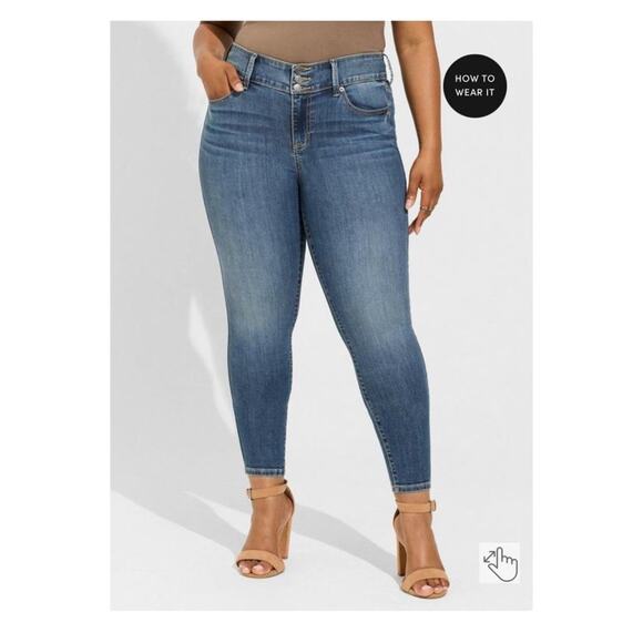 Torrid Medium Wash Raw Hem Jeggings Sz.22R - Picture 2 of 16